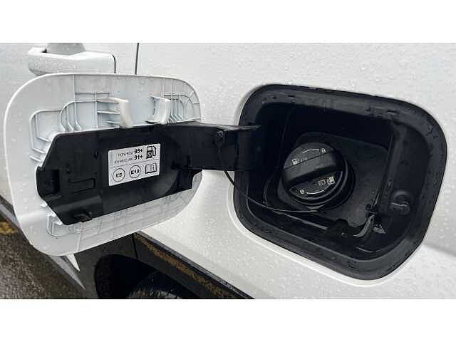 Hyundai SANTA FE SANTA FE 1.6 TGDi Hybrid Calligraphy 5dr 4WD Auto WHITE