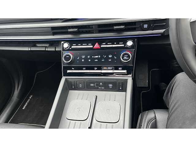 Hyundai SANTA FE SANTA FE 1.6 TGDi Hybrid Calligraphy 5dr 4WD Auto WHITE