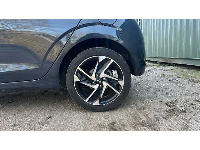 Hyundai i10 I10 1.0 MPi Premium 5dr Auto