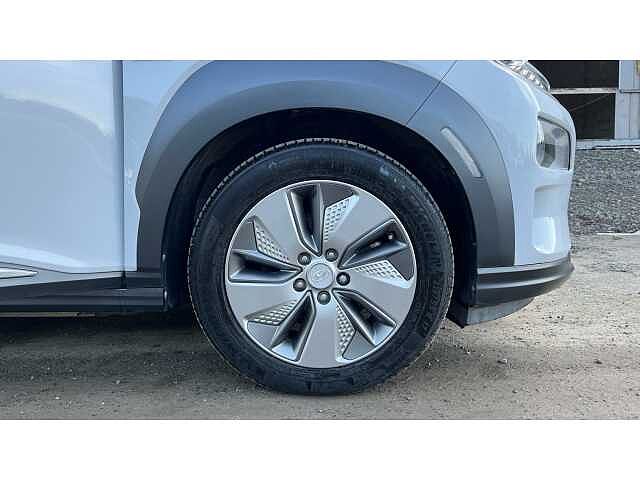 Hyundai KONA KONA 150kW Premium 64kWh 5dr Auto Chalk White