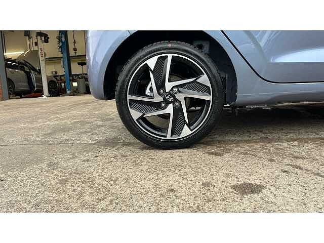 Hyundai I10 i10 5Dr HAT 1.2 MPi 79ps Premium NAV AU Meta Blue