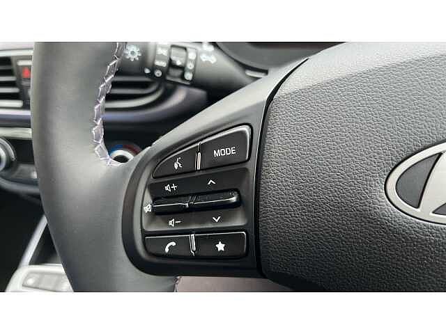 Hyundai I10 i10 5Dr HAT 1.2 MPi 79ps Premium NAV AU Meta Blue