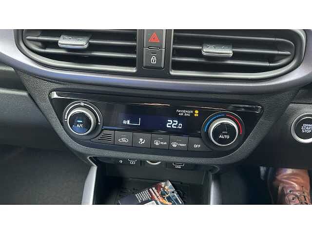 Hyundai I10 i10 5Dr HAT 1.2 MPi 79ps Premium NAV AU Meta Blue