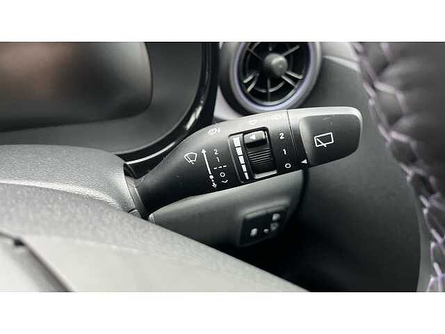 Hyundai I10 i10 5Dr HAT 1.0 MPi 63ps Premium NAV AU Phantom Black