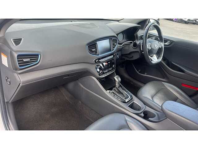 Hyundai IONIQ IONIQ 1.6 GDi Plug-in Hybrid Premium SE 5dr DCT White