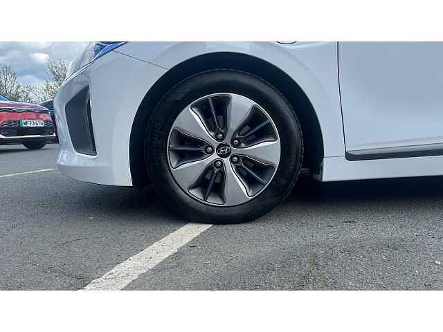 Hyundai IONIQ IONIQ 1.6 GDi Plug-in Hybrid Premium SE 5dr DCT White