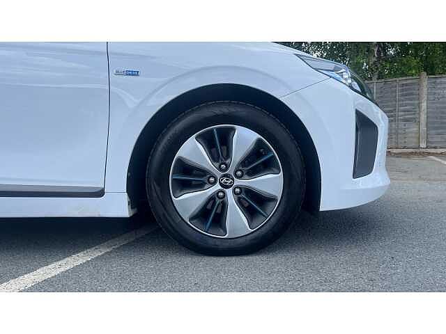 Hyundai IONIQ IONIQ 1.6 GDi Plug-in Hybrid Premium SE 5dr DCT White