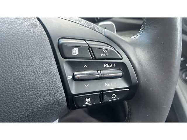 Hyundai IONIQ IONIQ 1.6 GDi Plug-in Hybrid Premium SE 5dr DCT White