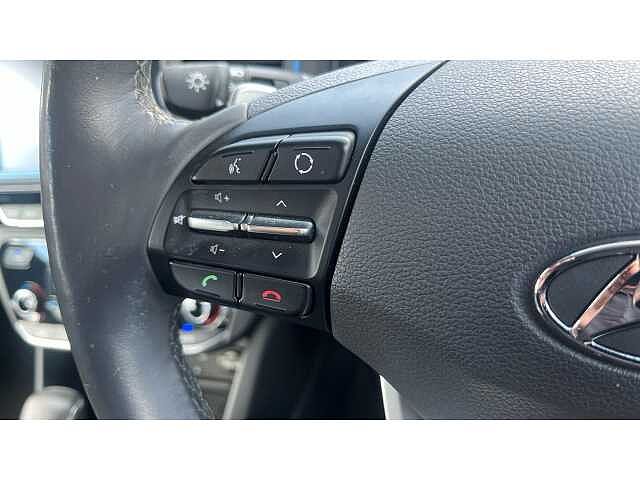 Hyundai IONIQ IONIQ 1.6 GDi Plug-in Hybrid Premium SE 5dr DCT White