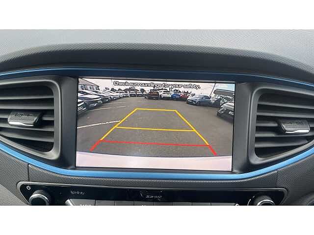 Hyundai IONIQ IONIQ 1.6 GDi Plug-in Hybrid Premium SE 5dr DCT White