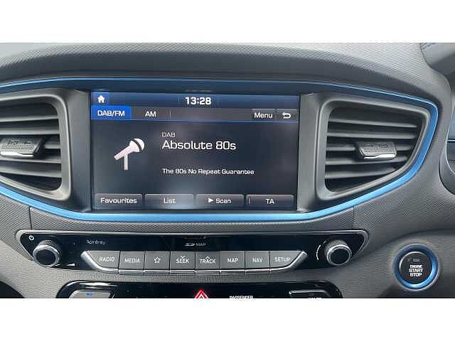 Hyundai IONIQ IONIQ 1.6 GDi Plug-in Hybrid Premium SE 5dr DCT White