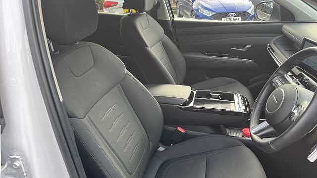 Hyundai TUCSON Tucson 1.6T Plg-hbd 252ps Advance AU Atlas White