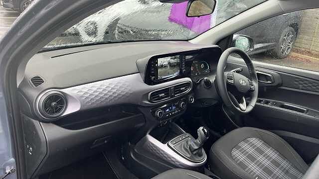 Hyundai I10 i10 5Dr HAT 1.2 MPi 79ps Premium NAV AU Meta Blue