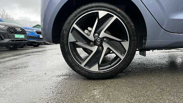 Hyundai I10 i10 5Dr HAT 1.2 MPi 79ps Premium NAV AU Meta Blue