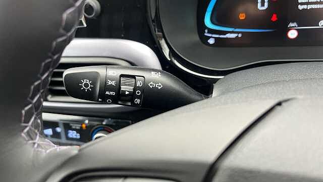 Hyundai I10 i10 5Dr HAT 1.2 MPi 79ps Premium NAV AU Meta Blue