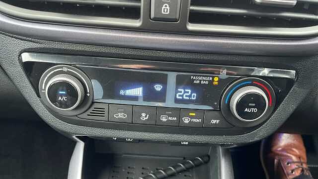 Hyundai I10 i10 5Dr HAT 1.2 MPi 79ps Premium NAV AU Meta Blue