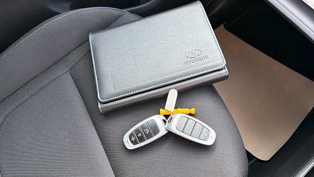 Hyundai TUCSON 1.6 TGDi Hybrid 230 Premium 5dr 2WD Auto Hybrid Estate Black