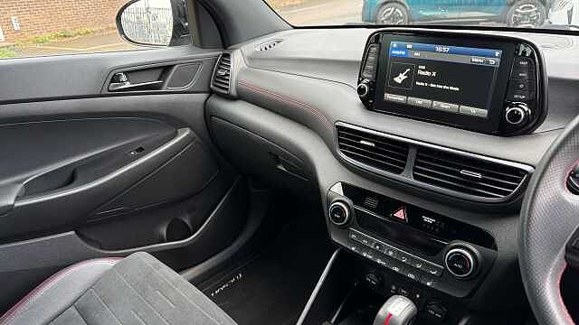 Hyundai TUCSON 1.6 TGDi 177 N Line 5dr 2WD DCT Petrol Estate Black