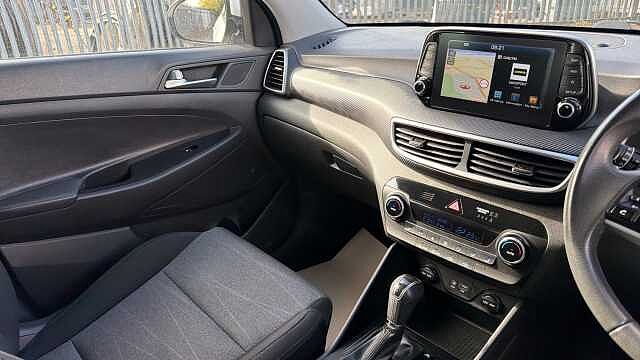 Hyundai TUCSON 1.6 TGDi 177 SE Nav 5dr 2WD DCT Petrol Estate White