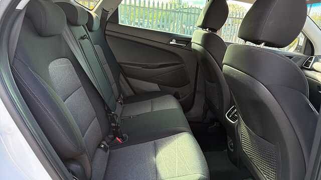 Hyundai TUCSON 1.6 TGDi 177 SE Nav 5dr 2WD DCT Petrol Estate White