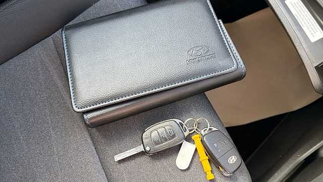 Hyundai TUCSON 1.6 TGDi 177 SE Nav 5dr 2WD DCT Petrol Estate White