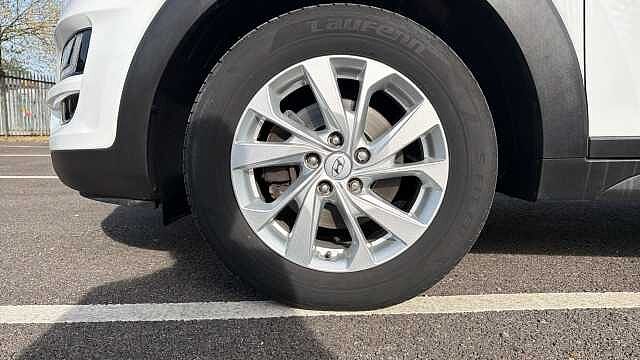 Hyundai TUCSON 1.6 TGDi 177 SE Nav 5dr 2WD DCT Petrol Estate White