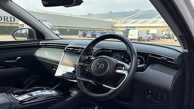 Hyundai TUCSON 1.6 TGDi Plug-in Hybrid Premium 5dr 4WD Auto Estate White