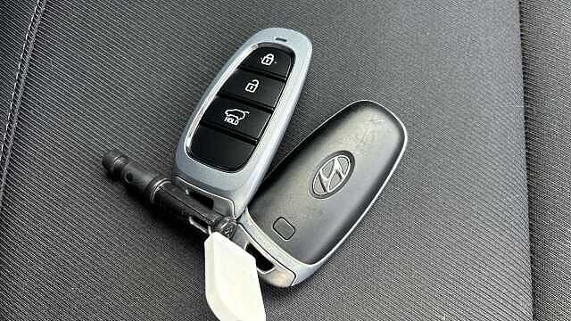 Hyundai TUCSON 1.6 TGDi Plug-in Hybrid Premium 5dr 4WD Auto Estate White