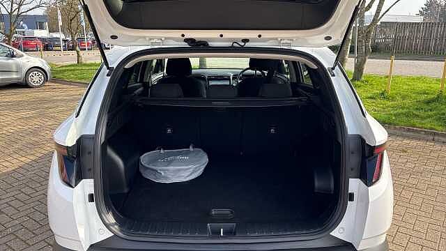 Hyundai TUCSON 1.6 TGDi Plug-in Hybrid Premium 5dr 4WD Auto Estate White