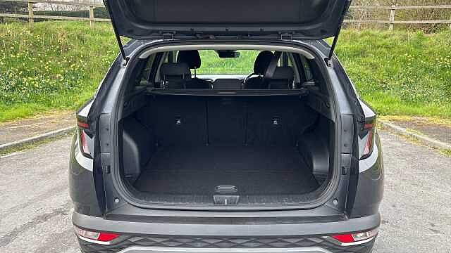 Hyundai TUCSON 1.6 TGDi Hybrid 230 Premium 5dr 2WD Auto Hybrid Estate Grey