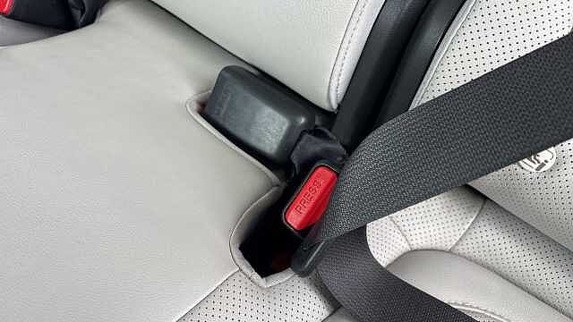 Hyundai TUCSON 1.6 TGDi 48V MHD 180 Ultimate 5dr 4WD DCT Petrol Estate Red