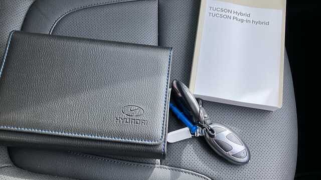 Hyundai TUCSON 1.6T Hybrid Ultimate 5dr Auto Hybrid Estate White