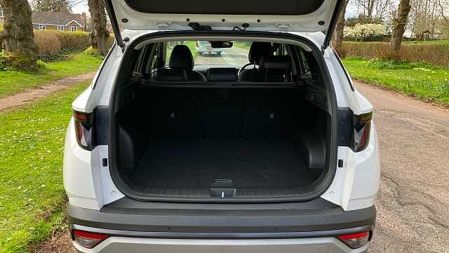 Hyundai TUCSON 1.6T Hybrid Ultimate 5dr Auto Hybrid Estate White