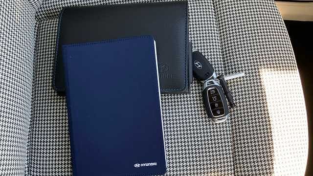 Hyundai INSTER 85kW 02 49kWh 5dr Auto Electric Hatchback Cream