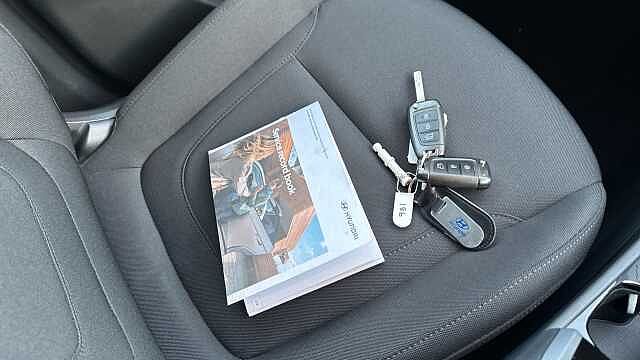 Hyundai TUCSON 1.6 TGDi 48V MHD SE Connect 5dr 2WD DCT Petrol Estate Black