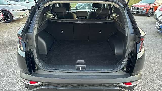 Hyundai TUCSON 1.6 TGDi 48V MHD SE Connect 5dr 2WD DCT Petrol Estate Black