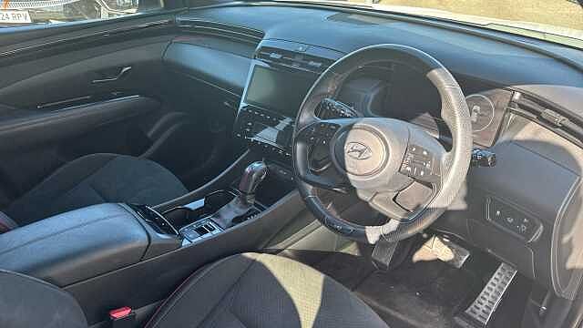 Hyundai TUCSON 1.6 TGDi 48V MHD N Line S 5dr 2WD DCT Petrol Estate White