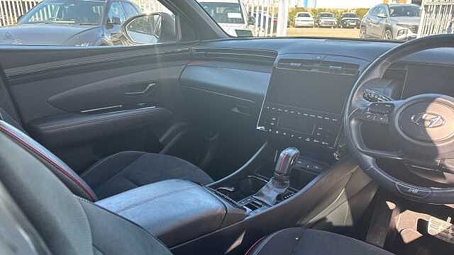 Hyundai TUCSON 1.6 TGDi 48V MHD N Line S 5dr 2WD DCT Petrol Estate White