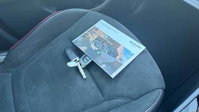 Hyundai TUCSON 1.6 TGDi 48V MHD N Line S 5dr 2WD DCT Petrol Estate White