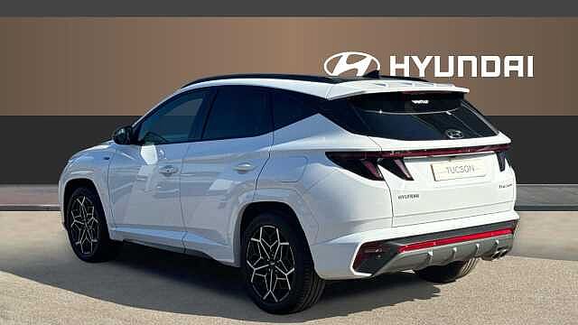 Hyundai TUCSON 1.6 TGDi 48V MHD N Line S 5dr 2WD DCT Petrol Estate White
