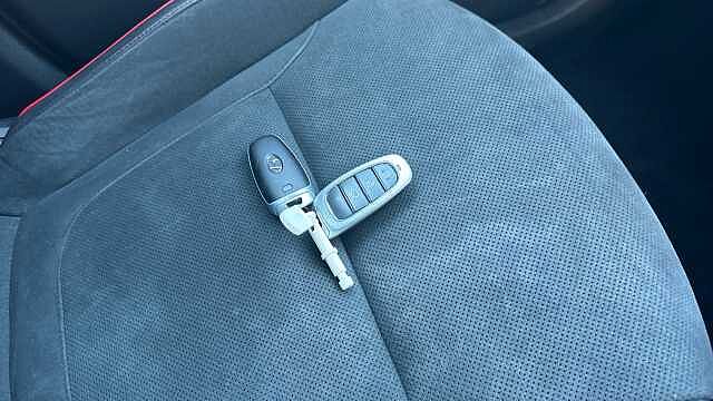 Hyundai TUCSON 1.6 TGDi 48V MHD N Line S 5dr 2WD DCT Petrol Estate White