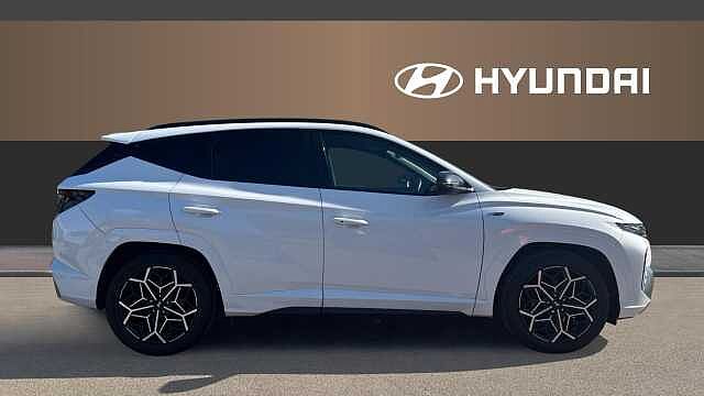 Hyundai TUCSON 1.6 TGDi 48V MHD N Line S 5dr 2WD DCT Petrol Estate White