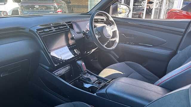 Hyundai TUCSON 1.6 TGDi 48V MHD N Line S 5dr 2WD DCT Petrol Estate White