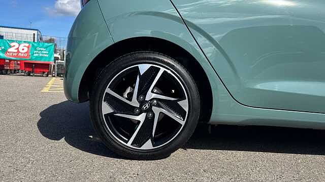 Hyundai I10 1.2 [79] Premium 5dr Auto [Nav] Petrol Hatchback Green