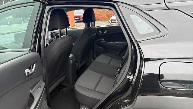 Hyundai KONA 1.6 GDi Hybrid SE Connect 5dr DCT Hybrid Hatchback Black