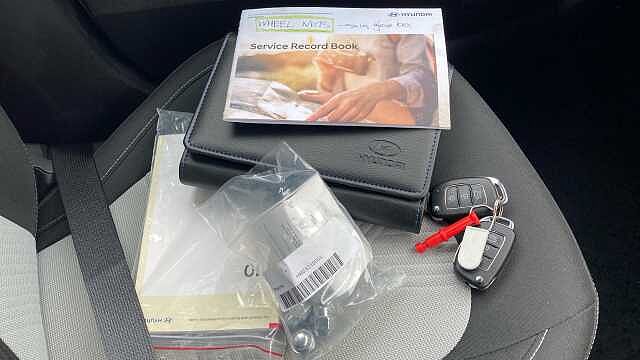 Hyundai I10 1.0 MPi Premium 5dr Petrol Hatchback White