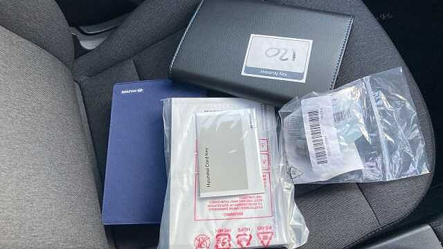 Hyundai INSTER 85kW 02 49kWh 5dr Auto Electric Hatchback Abyss Black - Pearl