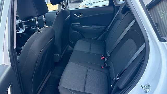 Hyundai KONA 1.0 TGDi 48V MHEV SE Connect 5dr Petrol Hatchback White
