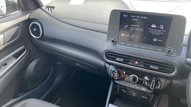 Hyundai KONA 1.0 TGDi 48V MHEV SE Connect 5dr Petrol Hatchback White