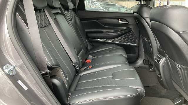 Hyundai SANTA FE 1.6 TGDi Hybrid Premium 5dr 4WD Auto Hybrid Estate Grey